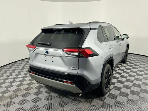2023 Toyota RAV4 Hybrid SE