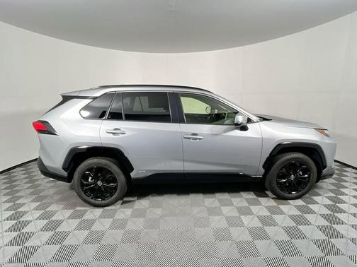 2023 Toyota RAV4 Hybrid SE