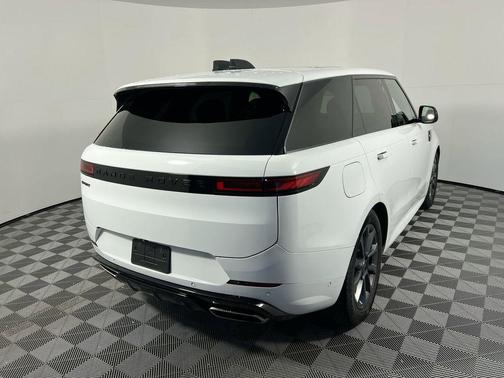 2024 Land Rover Range Rover Sport SE