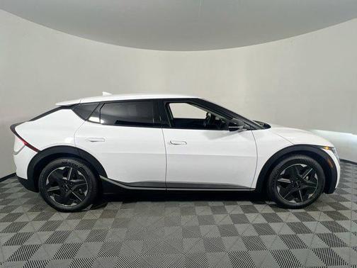 2025 Kia EV6 Light