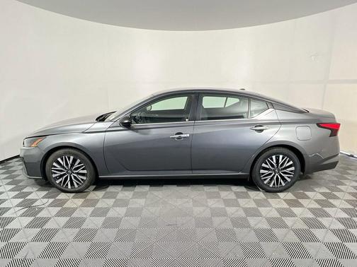 Gun Metallic 2024 Nissan Altima 2.5 SV