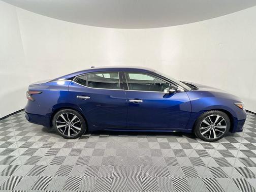 Deep Blue Pearl 2023 Nissan Maxima SV Xtronic CVT