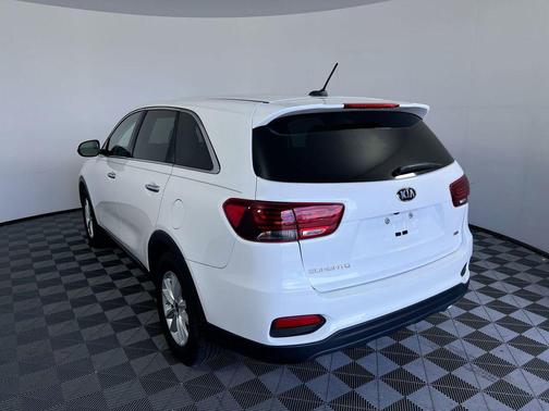 Snow White Pearl 2020 Kia Sorento LX
