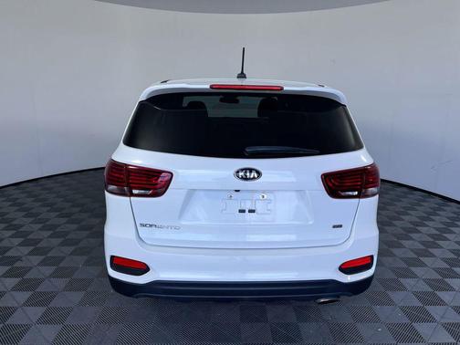 Snow White Pearl 2020 Kia Sorento LX