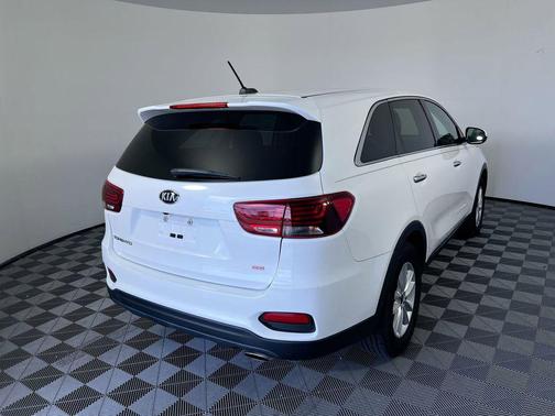 Snow White Pearl 2020 Kia Sorento LX