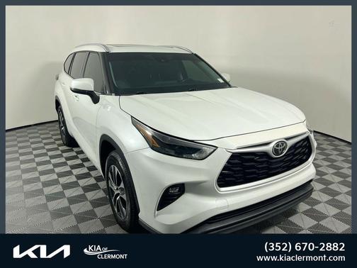 Wind Chill Pearl 2022 Toyota Highlander XLE