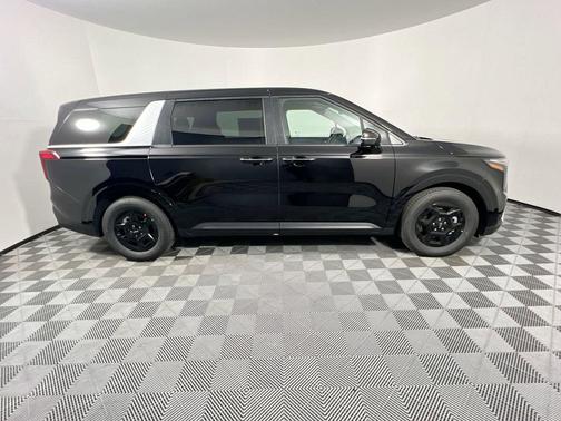 Aurora Black Pearl 2026 Kia Carnival LXS