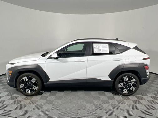 Atlas White 2024 Hyundai KONA SEL