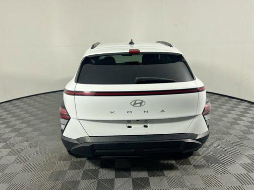 Atlas White 2024 Hyundai KONA SEL