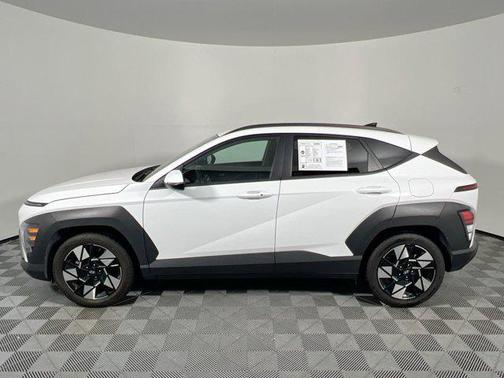 Atlas White 2024 Hyundai KONA SEL