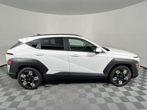Atlas White 2024 Hyundai KONA SEL