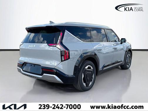 Wolf Gray 2026 Kia EV9 Land