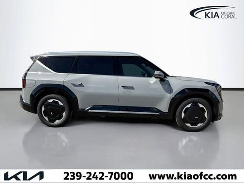 Wolf Gray 2026 Kia EV9 Land