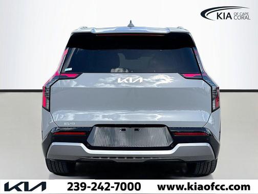 Wolf Gray 2026 Kia EV9 Land