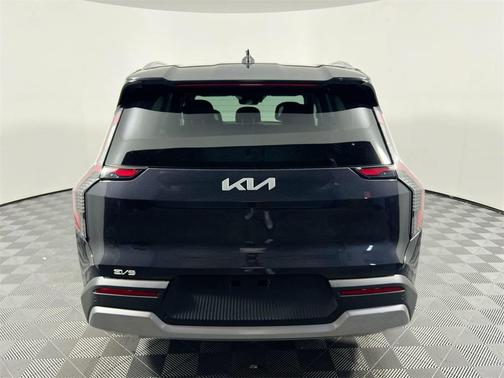 2026 Kia EV9 Light Long Range
