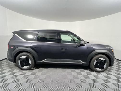 2026 Kia EV9 Light Long Range