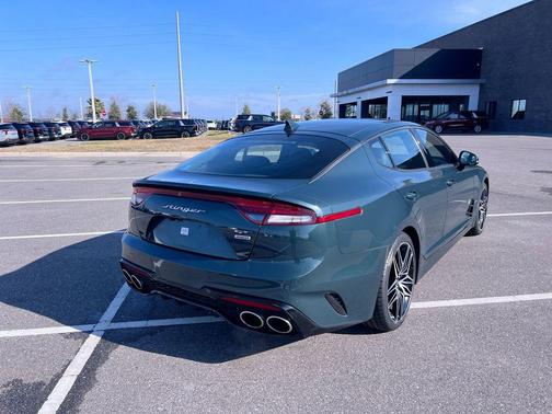 2022 Kia Stinger GT1