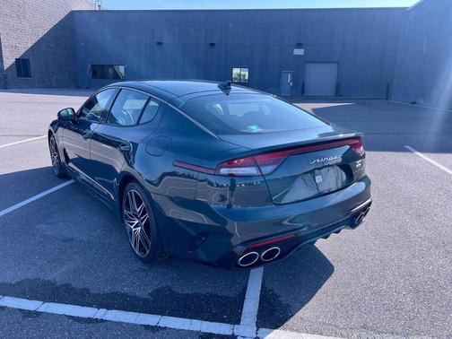 2022 Kia Stinger GT1