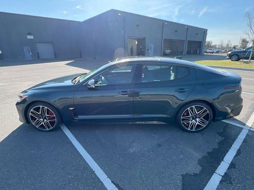 2022 Kia Stinger GT1