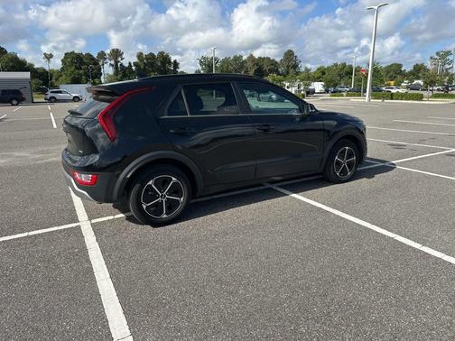 Aurora Black Pearl 2023 Kia Niro EX