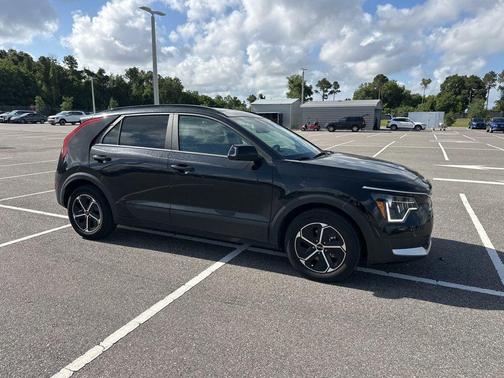 Aurora Black Pearl 2023 Kia Niro EX