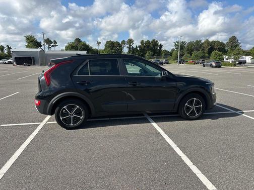 Aurora Black Pearl 2023 Kia Niro EX
