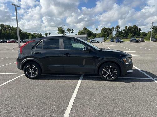 Aurora Black Pearl 2023 Kia Niro EX