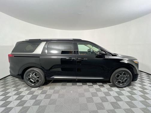 Aurora Black Pearl 2026 Kia Carnival Hybrid SX
