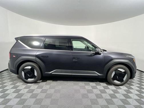 2026 Kia EV9 Light Long Range