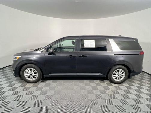2022 Kia Carnival LX