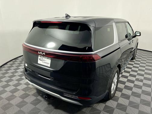 2022 Kia Carnival LX