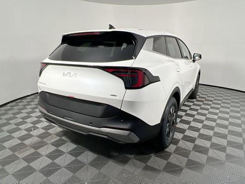 Snow White Pearl 2026 Kia Sportage Hybrid LX