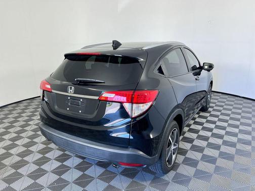 Crystal Black Pearl 2022 Honda HR-V EX