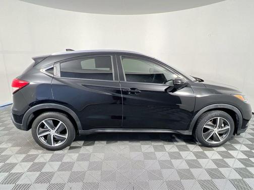 Crystal Black Pearl 2022 Honda HR-V EX