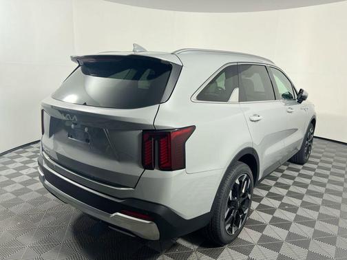 Wolf Gray 2026 Kia Sorento SX