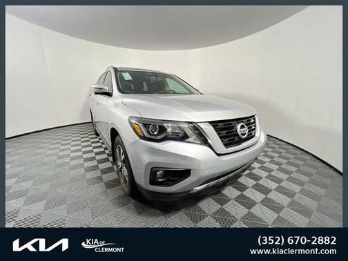 2017 Nissan Pathfinder SL