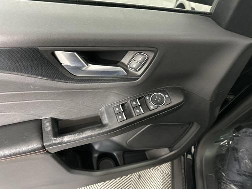 Agate Black Metallic 2025 Ford Escape ST-Line