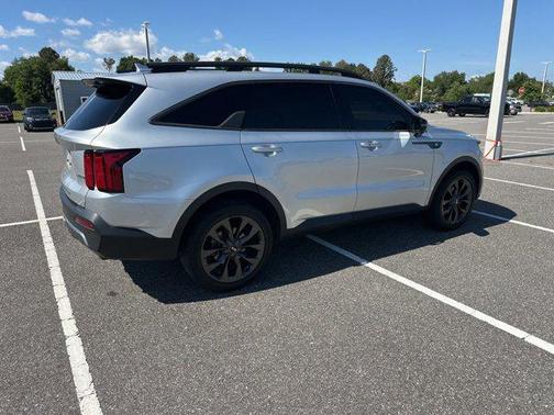 Sparkling Silver 2021 Kia Sorento SX