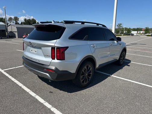 Sparkling Silver 2021 Kia Sorento SX