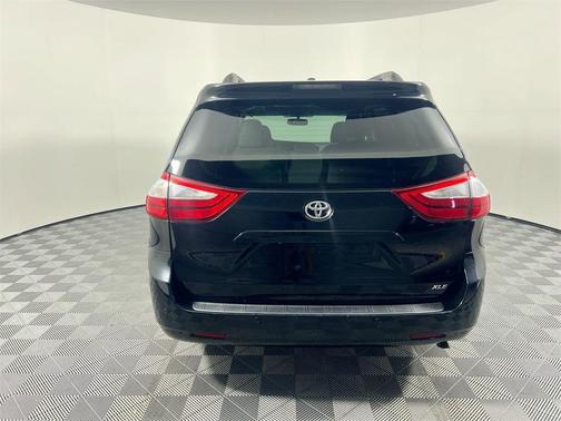 2016 Toyota Sienna XLE Premium