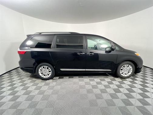 2016 Toyota Sienna XLE Premium