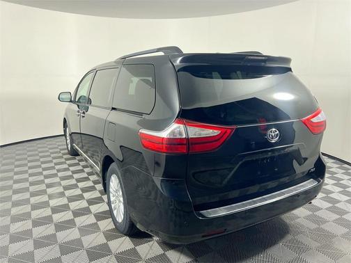 2016 Toyota Sienna XLE Premium