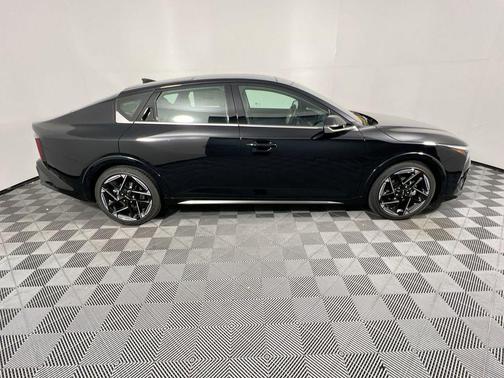 Aurora Black Pearl 2026 Kia K4 GT-Line