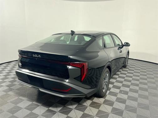 2025 Kia K4 LX