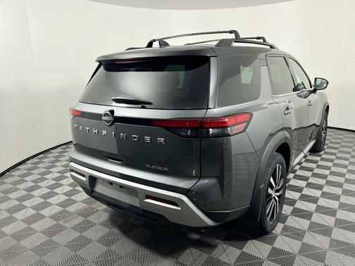 2024 Nissan Pathfinder Platinum FWD