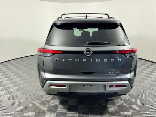 2024 Nissan Pathfinder Platinum FWD