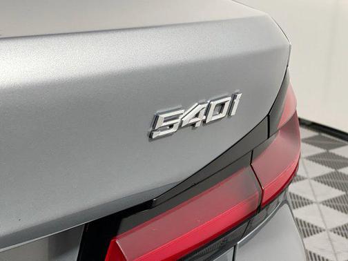 2023 BMW 540 i