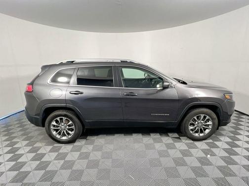 Granite Crystal Metallic Clearcoat 2019 Jeep Cherokee Latitude Plus