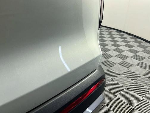 Ivory Silver 2026 Kia EV9 Light Short Range