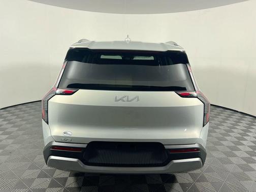 Ivory Silver 2026 Kia EV9 Light Short Range